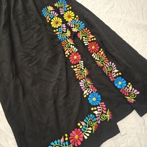 NWOT Beautiful Womens Mexican Embroided Dress
